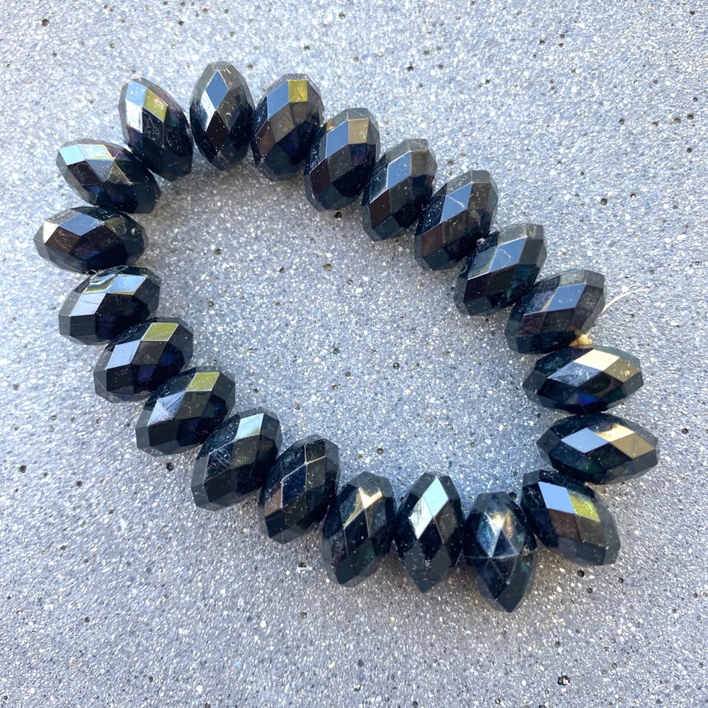 Vintage black bracelet cuff stretch beaded iridescent elastic costume jewelry - Picture 4 of 7